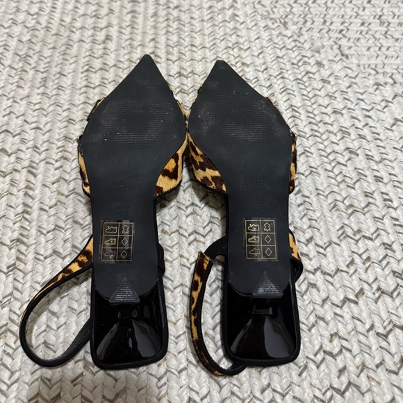 NEW Urban Outfitters Leopard Buckle Slingback Kitten Heels - Picture 11 of 12